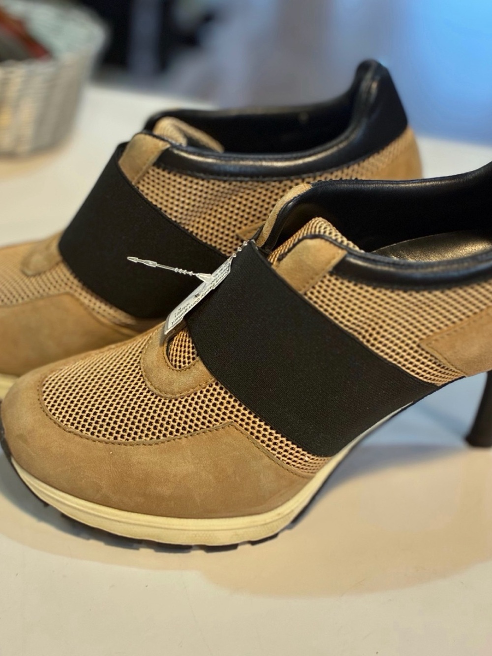 Sneex the ICON Camel & Black Heels $395 retail